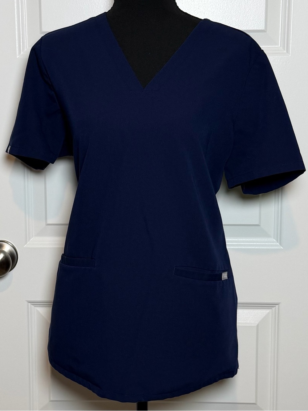FIGS Casma Three-Pocket Scrub Top in classic Navy blue medium
